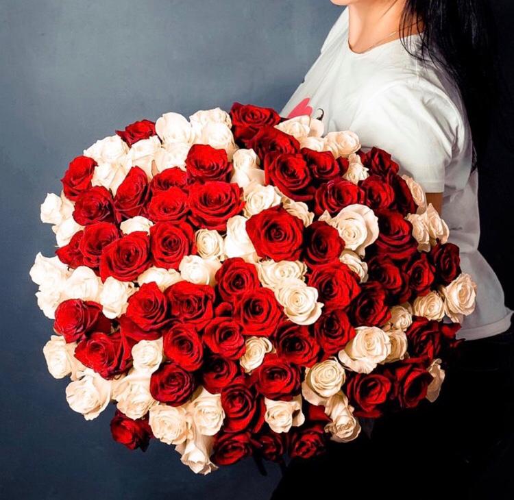 Red Naomi композиция